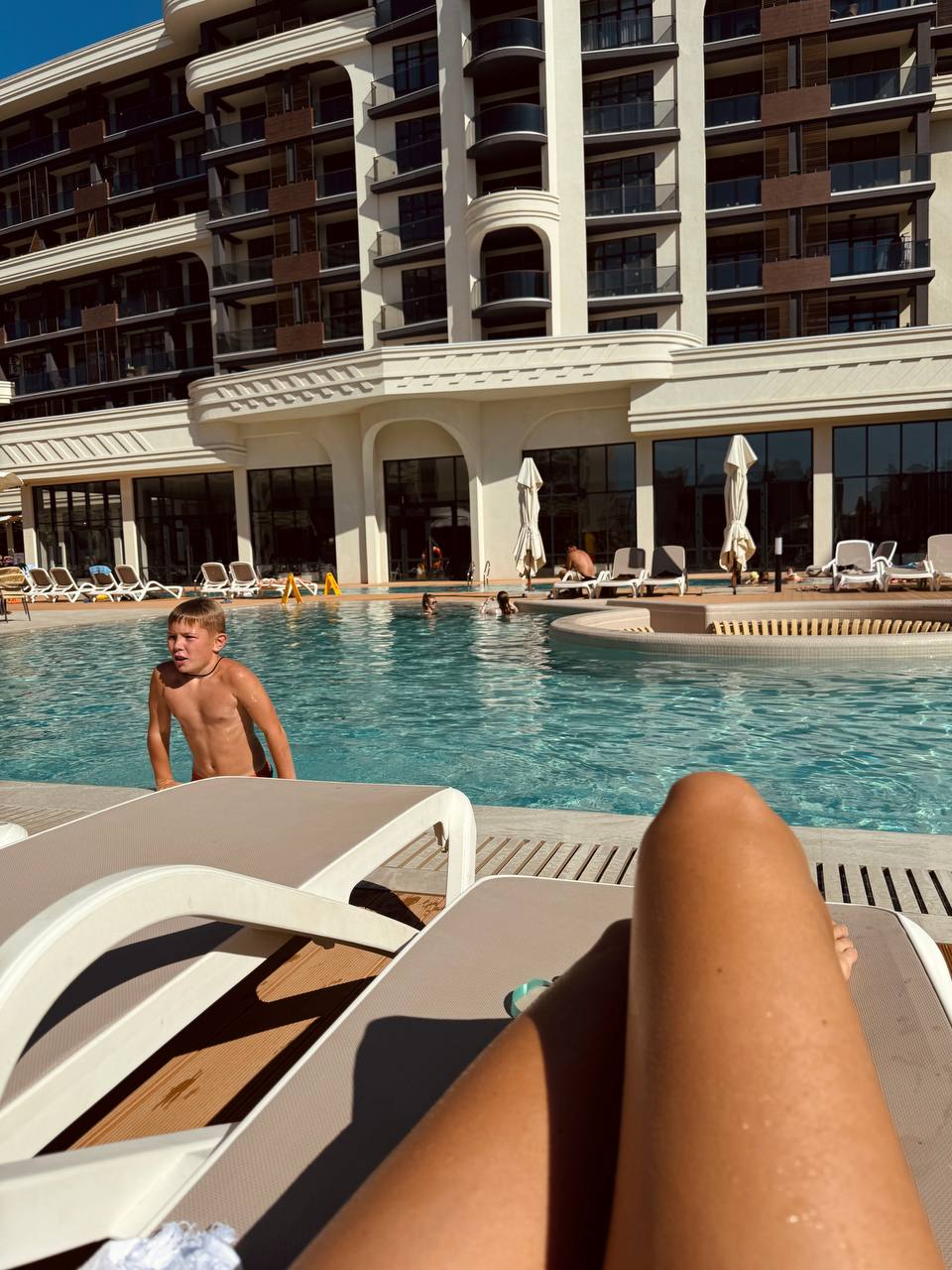 Отдых у бассейна